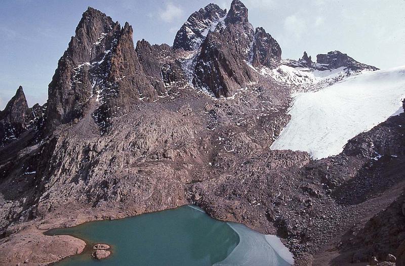 WT 1400 220-35 Kenya.jpg